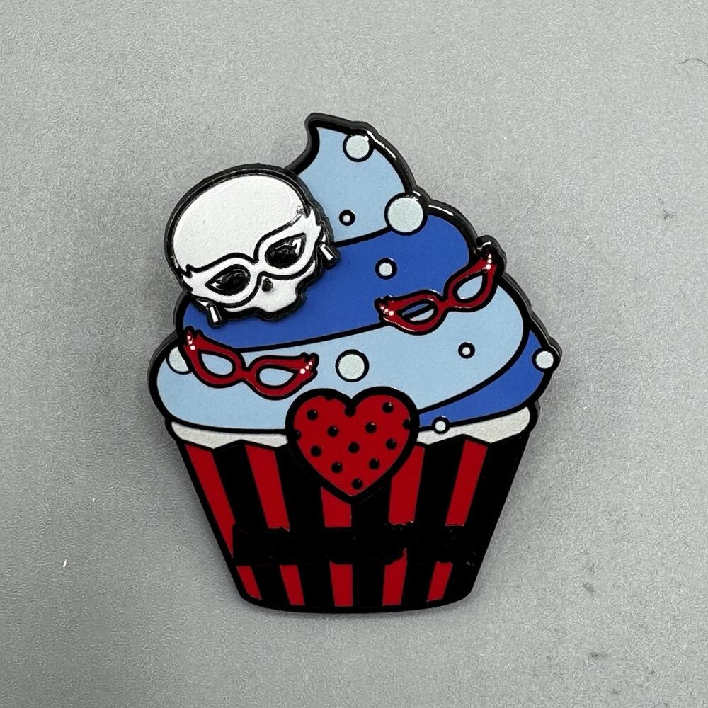 Monster High Cupcake Blind Enamel Pin GHOULIA YELPS New Open Box